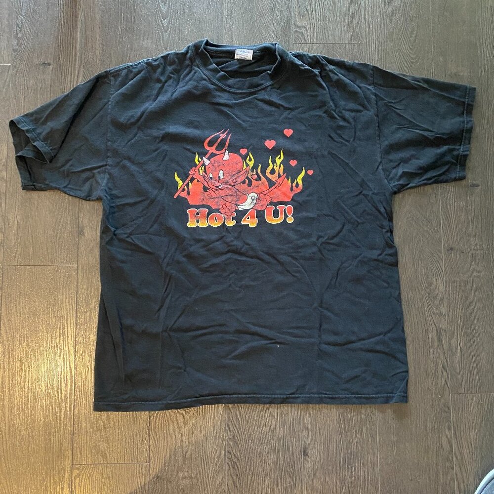 Vintage Hot Stuff the Little Devil Hot 4 U Size XL Y2K Flames Hearts T-Shirt